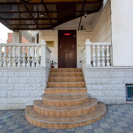 Silk Road Hotel ティビリシ エクステリア 写真